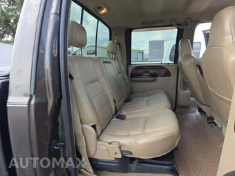 2005 Ford Super Duty F-250 Lariat Crew Cab Medium Bed - miniatura 16