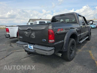 2005 Ford Super Duty F-250 Lariat Crew Cab Medium Bed - miniatura 3
