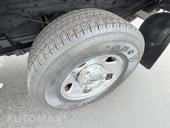 2005 Ford Super Duty F-250 XL Crew Cab Medium Bed - miniatura 10