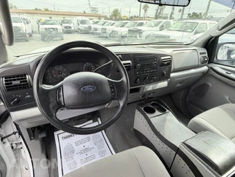 2005 Ford Super Duty F-250 XL Crew Cab Medium Bed - miniatura 12