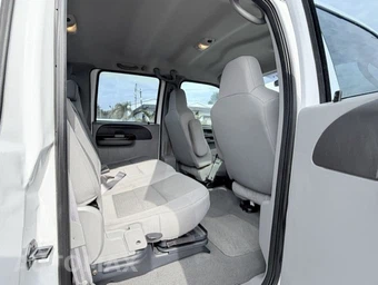 2005 Ford Super Duty F-250 XL Crew Cab Medium Bed - miniatura 16