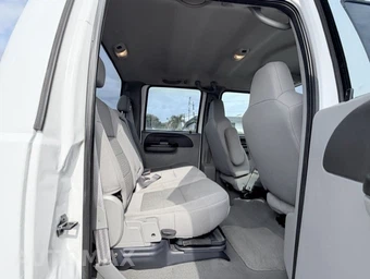 2005 Ford Super Duty F-250 XL Crew Cab Medium Bed - miniatura 17