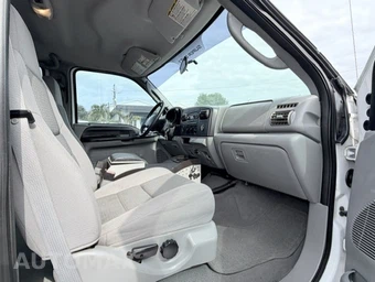 2005 Ford Super Duty F-250 XL Crew Cab Medium Bed - miniatura 18