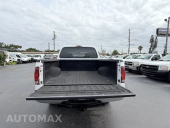 2005 Ford Super Duty F-250 XL Crew Cab Medium Bed - miniatura 7