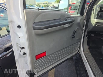 2005 Ford Super Duty F-250 XL Extended Cab Medium Bed w/Rear Doors - miniatura 9