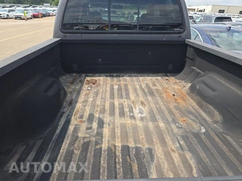 2005 Ford Super Duty F-250 XLT Crew Cab Medium Bed - miniatura 16