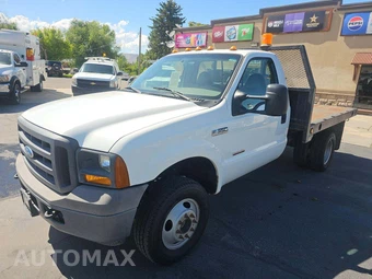 2005 Ford Super Duty F-350 Cab Chassis XL Regular Cab DRW