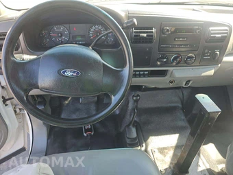 2005 Ford Super Duty F-350 Cab Chassis XL Regular Cab DRW - miniatura 10