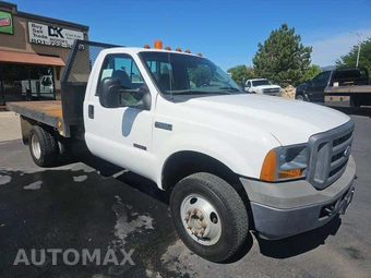 2005 Ford Super Duty F-350 Cab Chassis XL Regular Cab DRW - miniatura 4