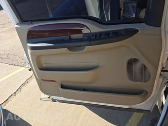 2005 Ford Super Duty F-350 Lariat Crew Cab Medium Bed - miniatura 9