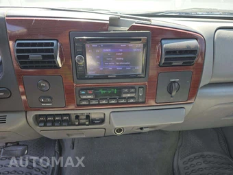 2005 Ford Super Duty F-350 Lariat Crew Cab Medium Bed DRW - miniatura 10