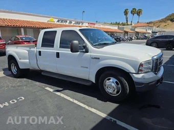 2005 Ford Super Duty F-350 Lariat Crew Cab Medium Bed DRW - miniatura 4