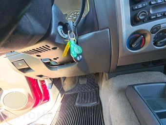 2005 GMC Canyon SLE Crew Cab Medium Bed 1SF w/Z71 – miniatura 8
