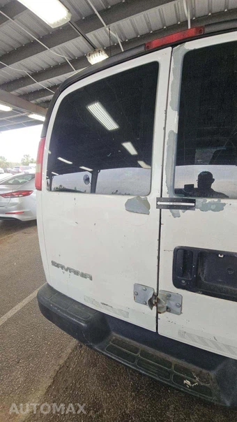 2005 GMC Savana 1500 Cargo Van 1SA 135.0" WB – miniatura 10