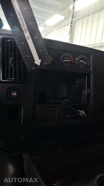 2005 GMC Savana 1500 Cargo Van 1SA 135.0" WB – miniatura 20