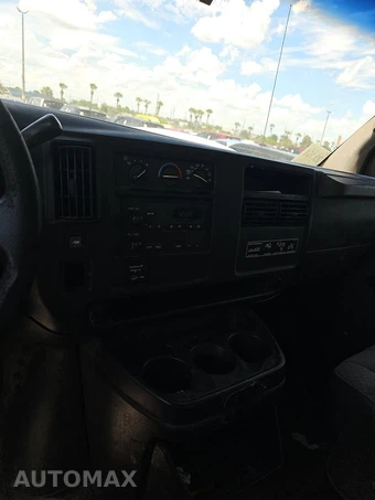 2005 GMC Savana 3500 Cutaway 1SA 9600 GVWR 139.0" WB - miniatura 11