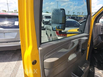 2005 GMC Savana 3500 Cutaway 1SA 9600 GVWR 139.0" WB - miniatura 9