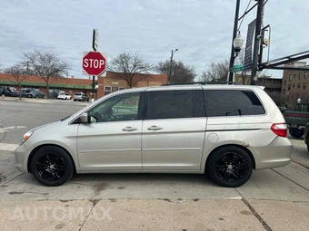 2005 Honda Odyssey TOURING 118.1" WB - miniatura 4