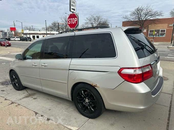 2005 Honda Odyssey TOURING 118.1" WB - miniatura 5
