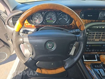 2005 Jaguar XJ8L Vanden Plas - miniatura 10