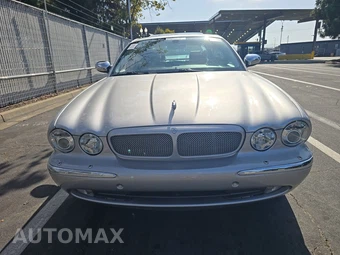 2005 Jaguar XJ8L Vanden Plas - miniatura 2