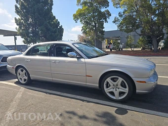 2005 Jaguar XJ8L Vanden Plas - miniatura 3