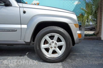 2005 Jeep Liberty Limited Edition - miniatura 39