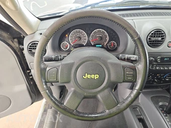 2005 Jeep Liberty Sport – miniatura 10