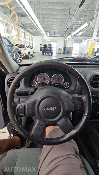 2005 Jeep Liberty Sport – miniatura 22