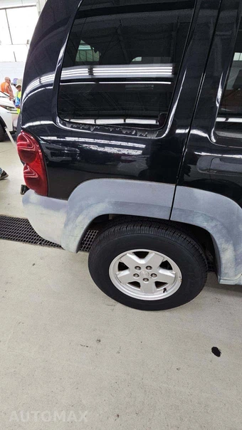 2005 Jeep Liberty Sport – miniatura 23
