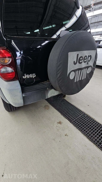 2005 Jeep Liberty Sport – miniatura 29