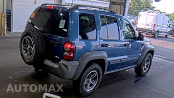 2005 Jeep Liberty Sport - miniatura 4