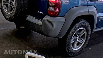 2005 Jeep Liberty Sport - miniatura 9