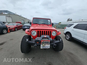 2005 Jeep Wrangler Unlimited Rubicon LWB - miniatura 2