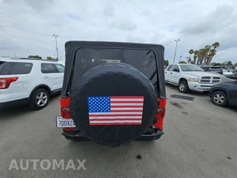 2005 Jeep Wrangler Unlimited Rubicon LWB - miniatura 5