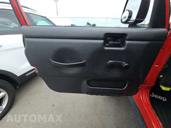 2005 Jeep Wrangler Unlimited Rubicon LWB - miniatura 9