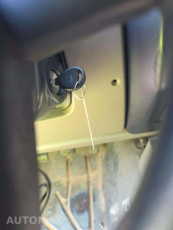 2005 Jeep Wrangler X - miniatura 8