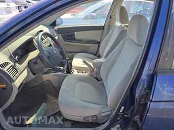 2005 Kia Spectra EX Sedan - miniatura 7