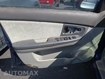 2005 Kia Spectra EX Sedan - miniatura 9