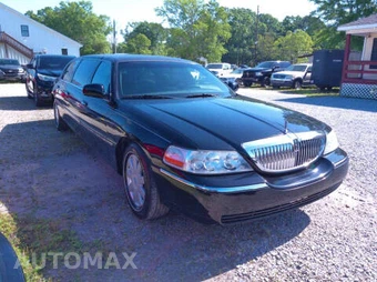 2005 Lincoln Town Car Executive w/Limousine Builders Pkg - miniatura 11