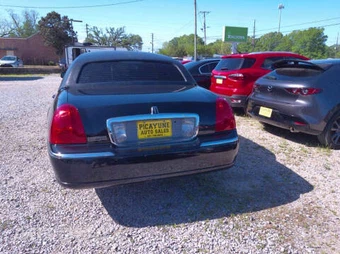2005 Lincoln Town Car Executive w/Limousine Builders Pkg - miniatura 7
