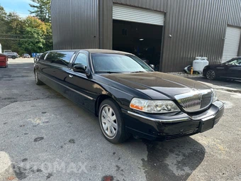 2005 Lincoln Town Car Executive w/Limousine Builders Pkg - samochód z USA z aukcji Manheim, oferta Kup Teraz w AUTOMAX