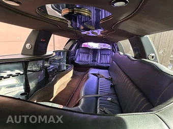 2005 Lincoln Town Car Executive w/Limousine Builders Pkg - miniatura 16