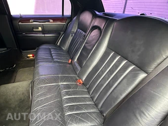 2005 Lincoln Town Car Executive w/Limousine Builders Pkg - miniatura 23