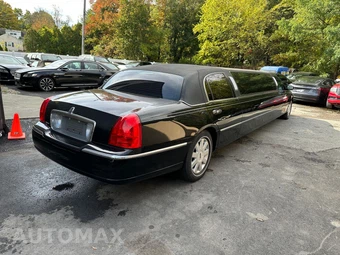 2005 Lincoln Town Car Executive w/Limousine Builders Pkg - miniatura 5