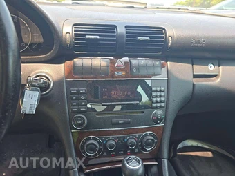 2005 Mercedes-Benz C 240 4MATIC Sedan – miniatura 10
