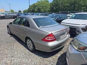 2005 Mercedes-Benz C 240 4MATIC Sedan – miniatura 2