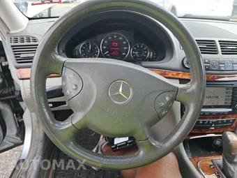 2005 Mercedes-Benz E 320 4MATIC Sedan – miniatura 10
