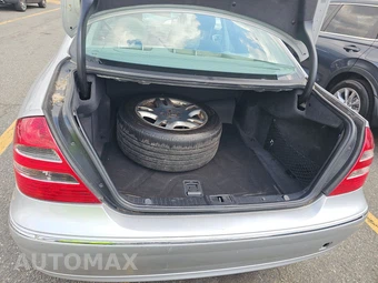 2005 Mercedes-Benz E 320 4MATIC Sedan – miniatura 16
