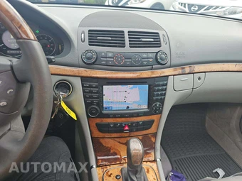 2005 Mercedes-Benz E 320 Sedan - miniatura 7